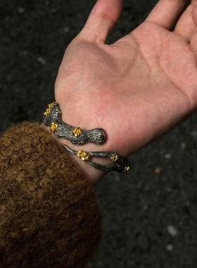 金色桃花手镯复古做旧传统文化高级感精雕开口镯子一件批发