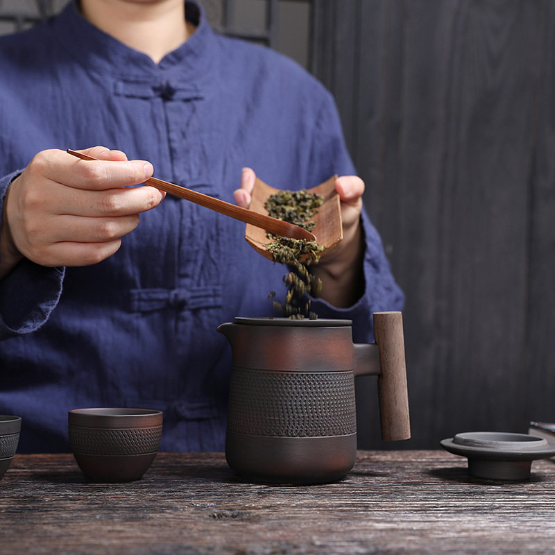 Travel tea set small purple pottery tea set anti-scalding portable teapot tea cup quick cup one pot two cups retro