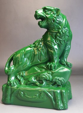 现货速发木雕老虎摆件绿色木制生肖上山虎木头雕刻青虎实木家居装