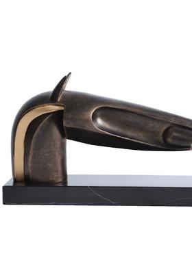 现代新中式样板房马头摆件树脂大理石抽象动物如意马桌面书柜摆件