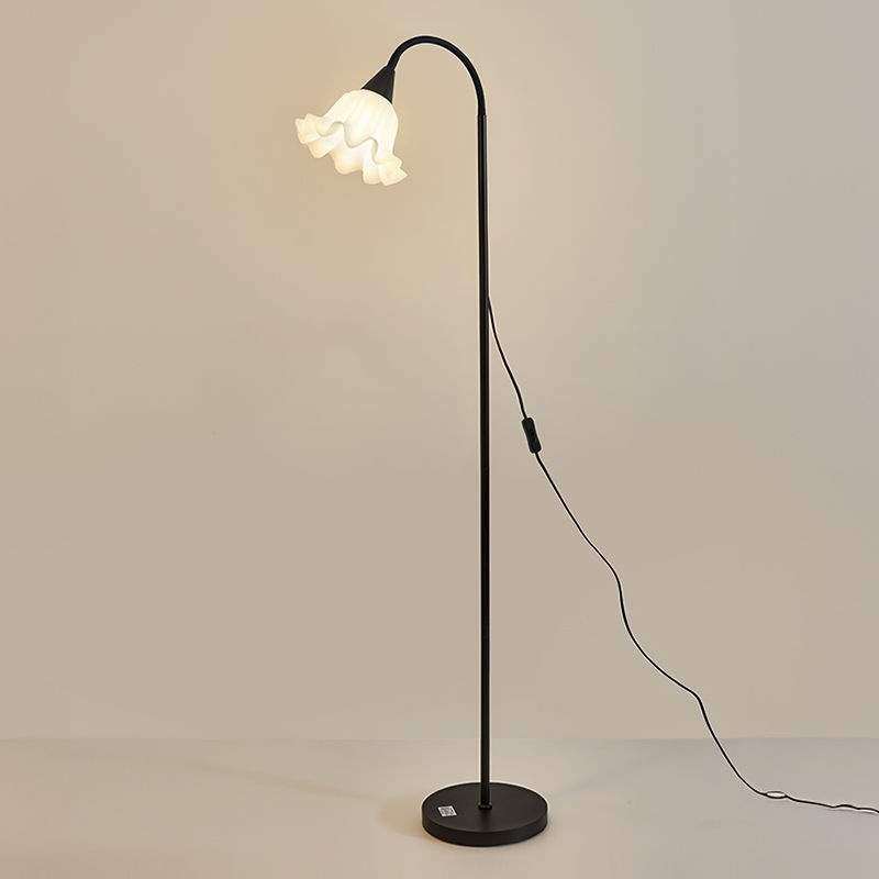 床头简约奶油现代落地灯客厅北欧装饰卧室立式沙发花朵氛围台灯,淘宝优惠券,粉丝福利购,淘宝优惠卷