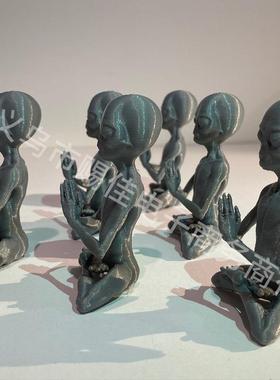 新款直销现货冥想的外星人树脂摆件UFO室内户外装饰打坐外星人花
