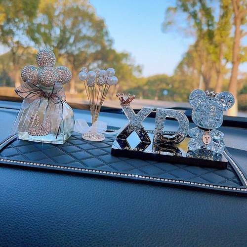 2025新款汽车摆件定制字母创意女神款中控台仪表盘车载摆件装饰品 - 图1