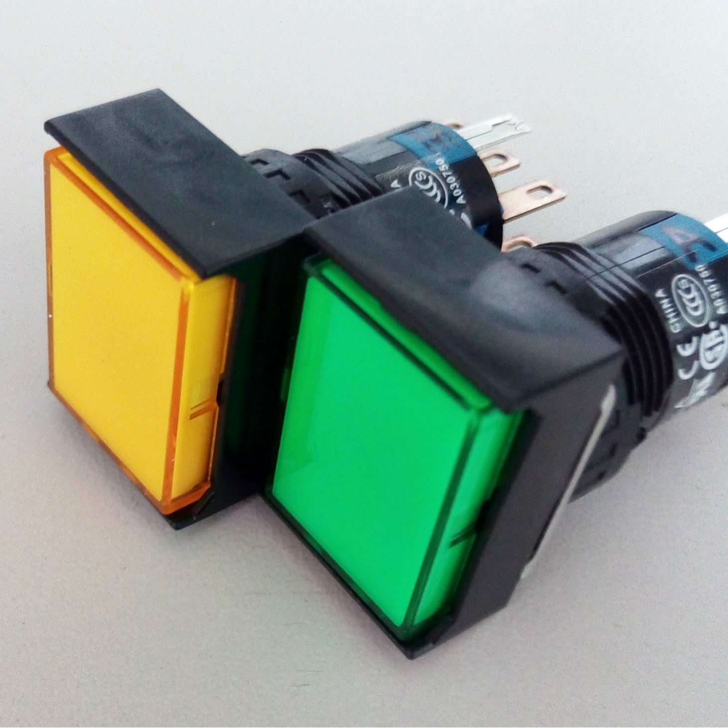 广东现货 IDEC 和泉带灯 按钮 AL6Q-M14GC - 图2