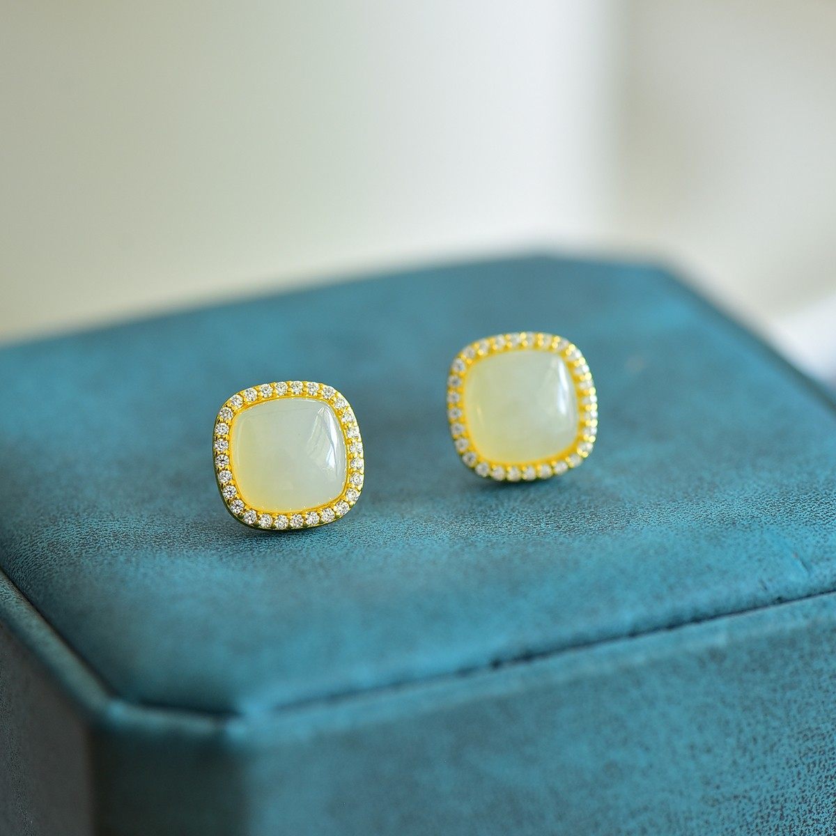 s925银镶和田玉方形鼓面耳钉,淘宝优惠券,粉丝福利购,淘宝优惠卷