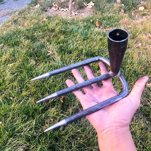 刨花生铁耙小铁扒子翻土耙子家用三齿耙农用碳钢泥土多功能抓地搂 - 图1