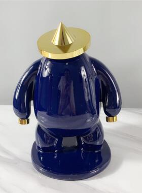 现代简约多色抽象人雕塑摆件样板房售楼处金属树脂软装饰品摆设