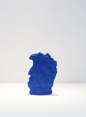 北欧现代蓝色对话人物造型雕塑摆件简约家居客厅样板房酒店饰品