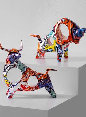 北欧艺术涂鸦牛摆件创意客厅桌面样板房间酒柜家居装饰品乔迁礼物