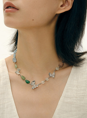 亮熙彩色天然石串珠蝴蝶项坠