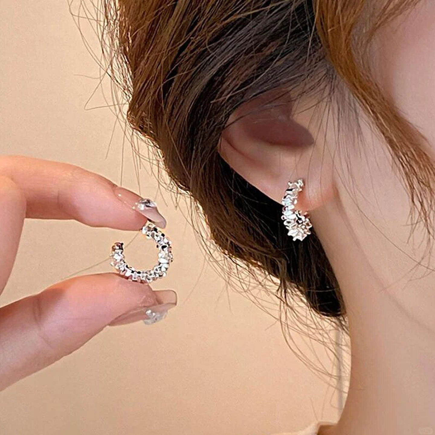 碎银子造型耳环女2025新款爆款耳钉养耳洞轻奢高级感气质耳圈耳饰