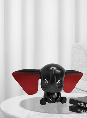 大耳小飞象卡通儿童房树脂样板间客厅展厅橱窗桌面创意装饰品