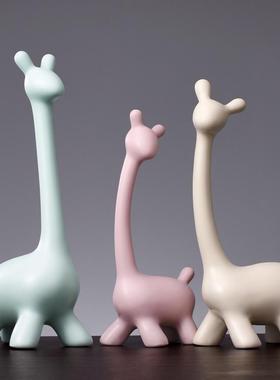 北欧家居装饰品小摆件客厅电视柜酒柜陶瓷一家四口鹿摆设创意新房