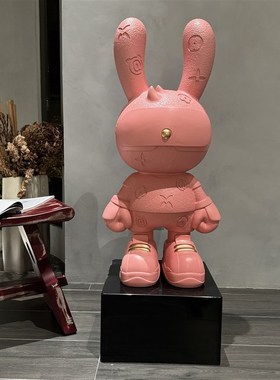 2025新款网红潮l玩皮革纹理兔子摆件客厅电视柜玄关软装饰品乔迁