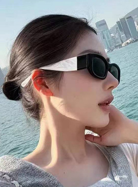 2025新款黑白方形高级感小框显脸小辣妹墨镜女明星同款太阳眼镜