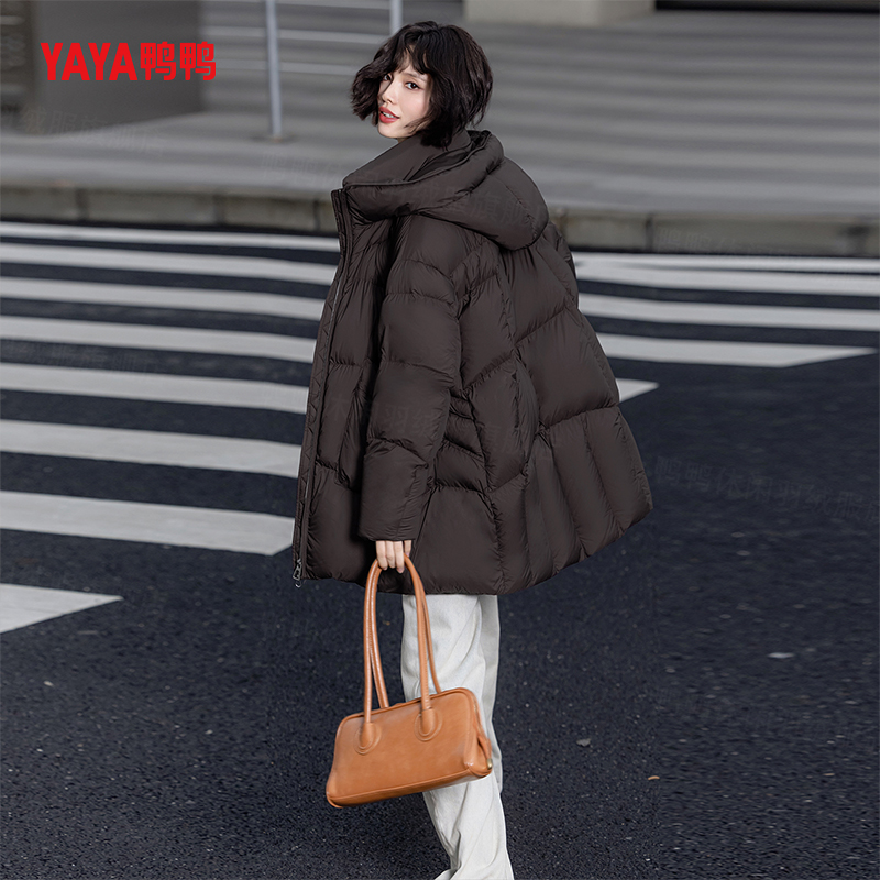 YAYA鸭鸭2024冬加厚时尚百搭休闲连帽潮流宽松女士中长款羽绒服