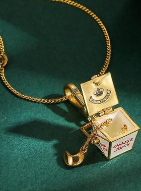 青岛饰品立体珐琅釉可打开金色水饺字母印花外卖盒子吊坠挂饰项链