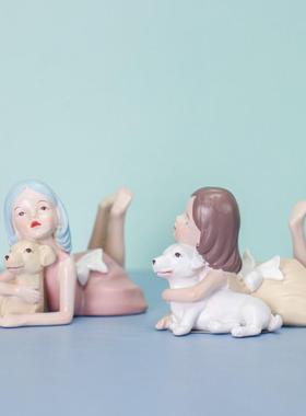 北欧女孩抱狗树脂工艺品女生房间ins风家居装饰品摆件