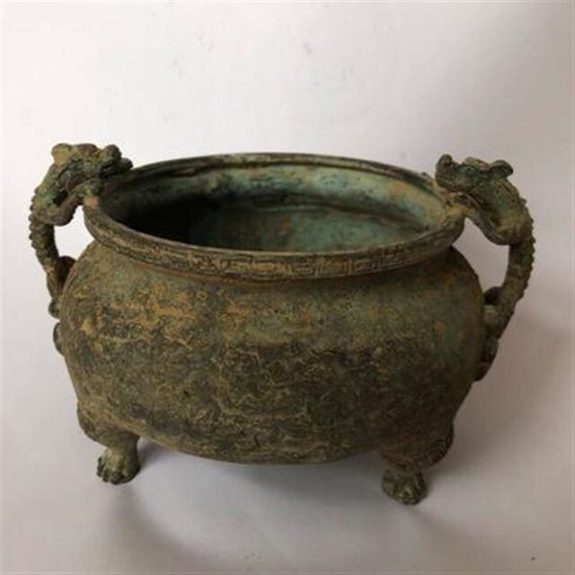 Quick collection of antiques and miscellaneous goods, old goods returned from rural areas, Ming Dynasty Xuande year-made Shuanglong incense burner, old copper Yukang