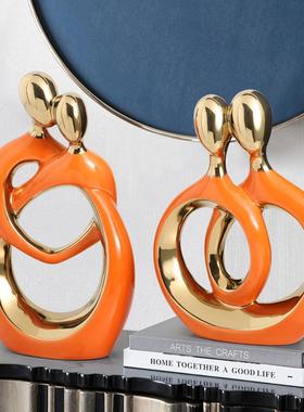 现代简约情侣摆件创意温馨家居家里客厅工艺品卧室房间布置装饰