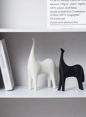 轻ltao1009奢黑现白样代客厅极简酒柜房间软风抽象马柜书动物装饰