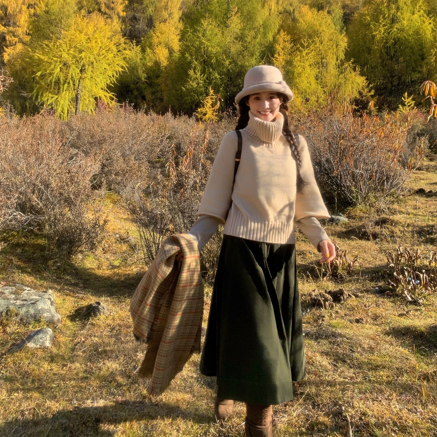 赵幺妹 冬日恋歌 米杏色蓝色高领套头毛衣斗篷针织衫上衣女冬 - 图2