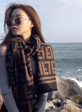 巾女UPC冬季双面披肩围2024新款春秋红网韩版百暖搭字母羊绒保围
