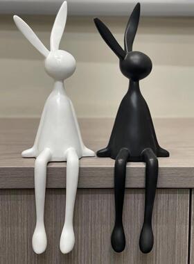 简约现代客厅酒店大堂创意黑白长耳朵坐姿兔子样品房软装摆件礼盒