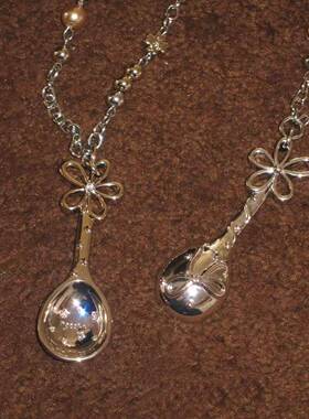 浪漫早餐/设计感金色花朵勺子浮雕串珠长款项链毛衣链