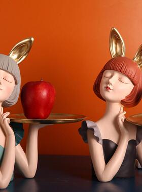 北欧创意轻奢泡泡女孩摆件托盘抱花女孩摆件网红摆件礼物