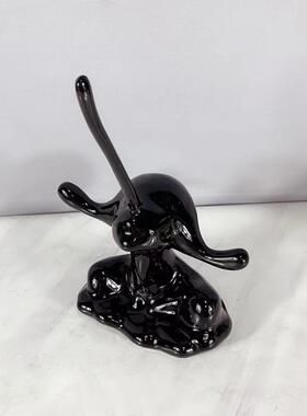 现代简约长鼻子抽象人物样板房客厅玄关电视柜摆件个性人物装饰品