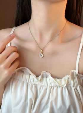 不锈钢四叶草轻奢方形项链