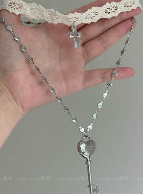 甜酷白色蕾丝十字架叠戴项链