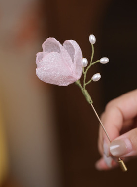 中式旗袍粉色花朵胸针秀禾配饰品