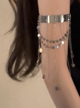 欧美风小众设计夸张流苏个性时尚