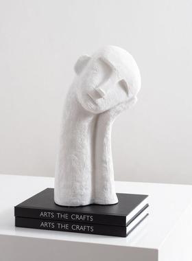 简约现代凝思男孩摆件客厅玄关电视柜桌面摆放饰品样板间酒柜陈设