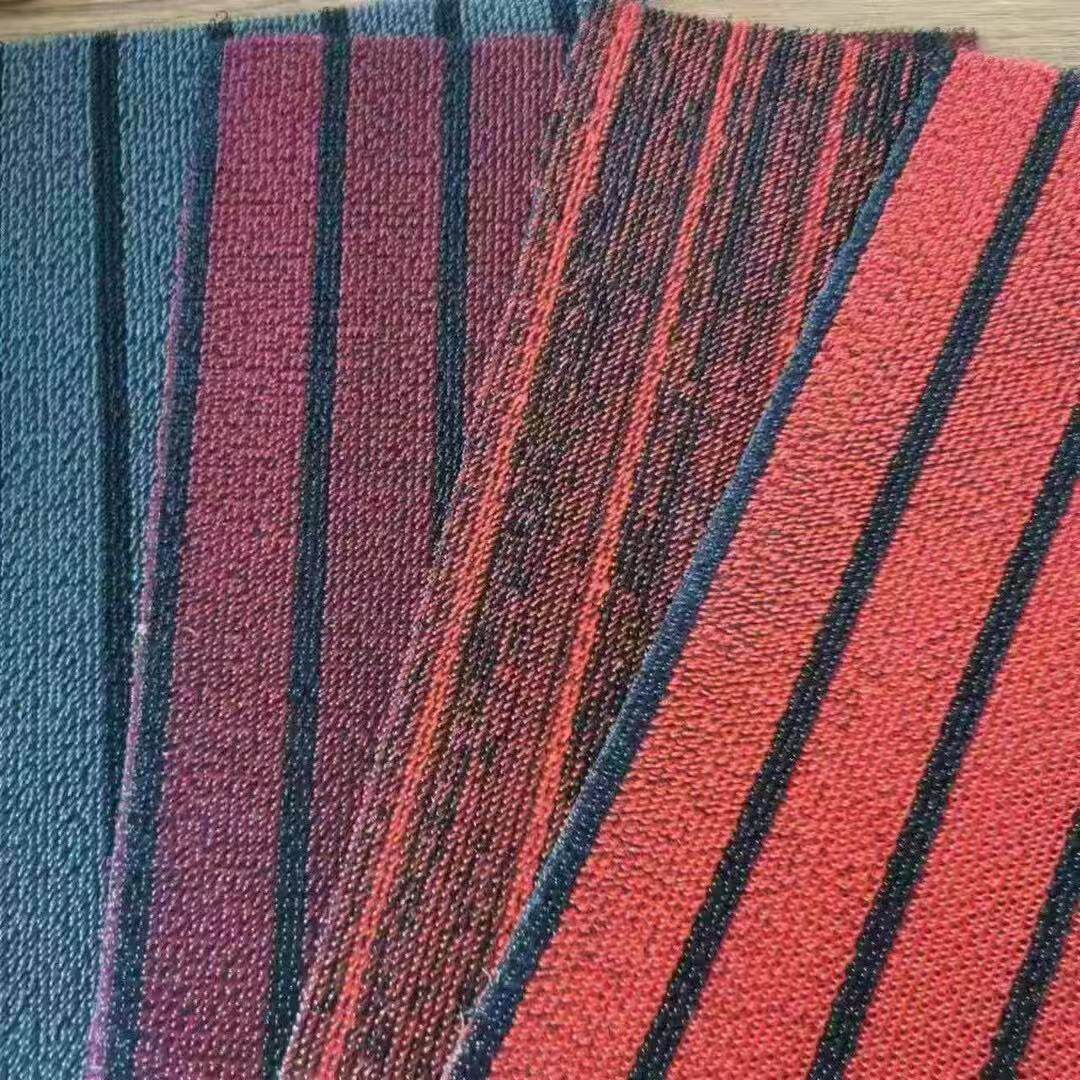 Menis silk circle kitchen floor mat is stain-resistant and can be cut