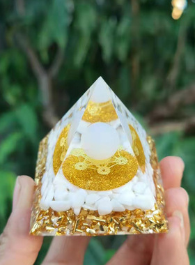 外贸爆款水晶球金字塔水晶碎石滴胶树脂家居桌面手工摆件