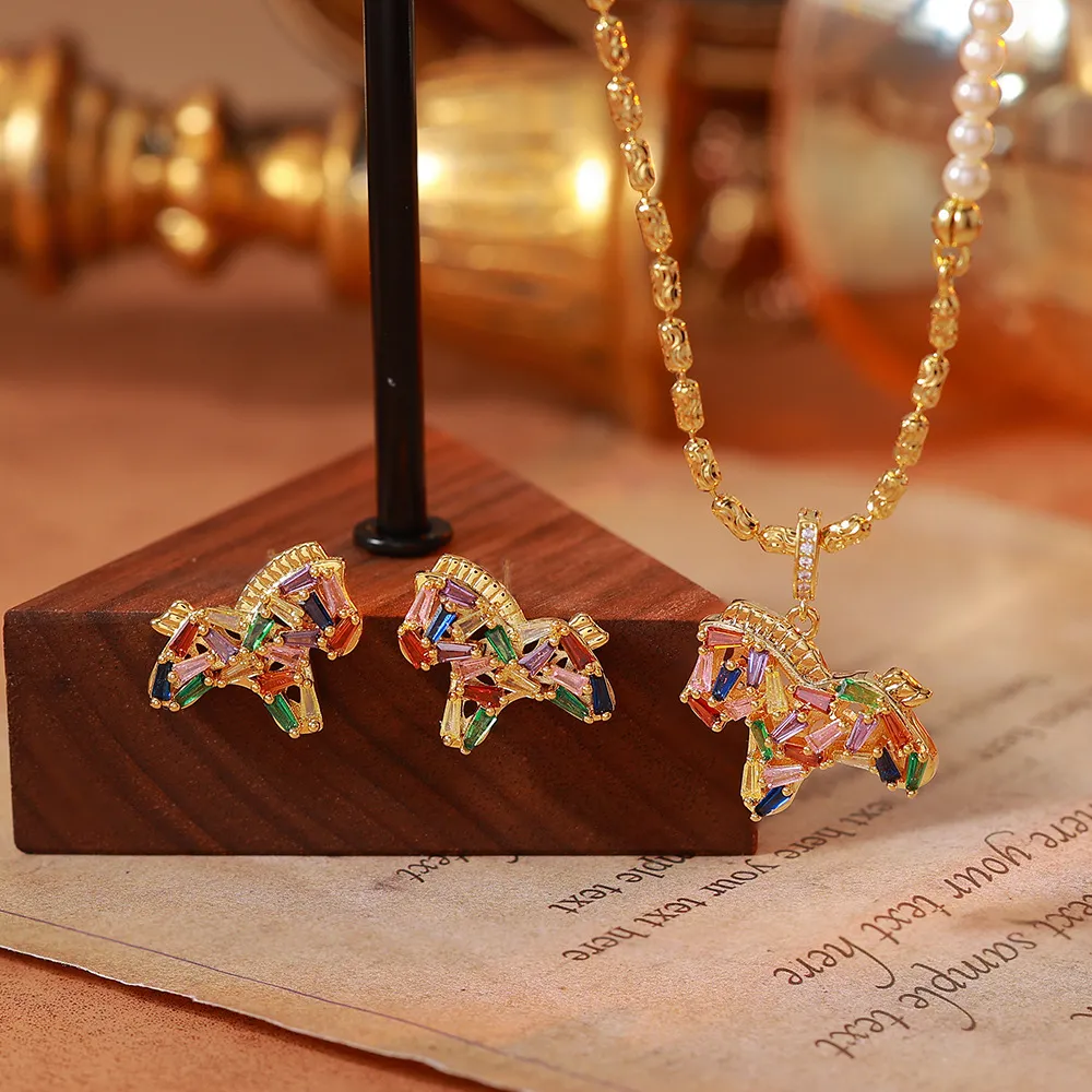 彩色彩虹木马多巴胺水晶小马项链珍珠项链时尚高级锁骨颈链设计,淘宝优惠券,粉丝福利购,淘宝优惠卷