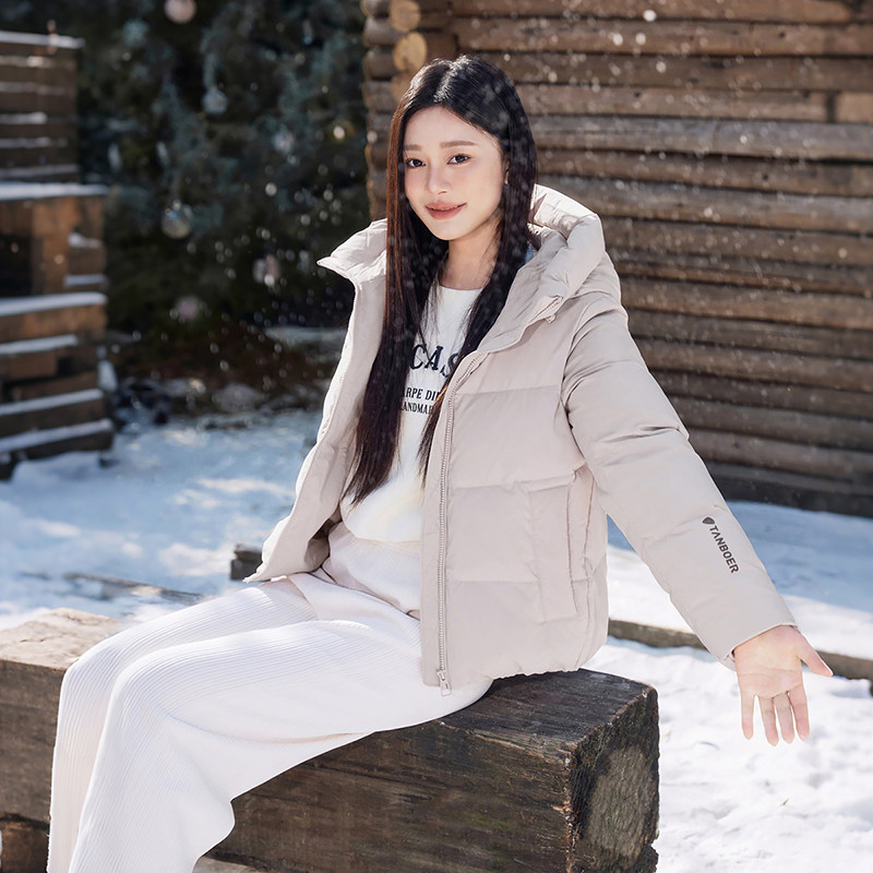 坦博尔户外冬羽绒服女短款连帽加厚抗寒休闲时尚面包服保暖外套潮