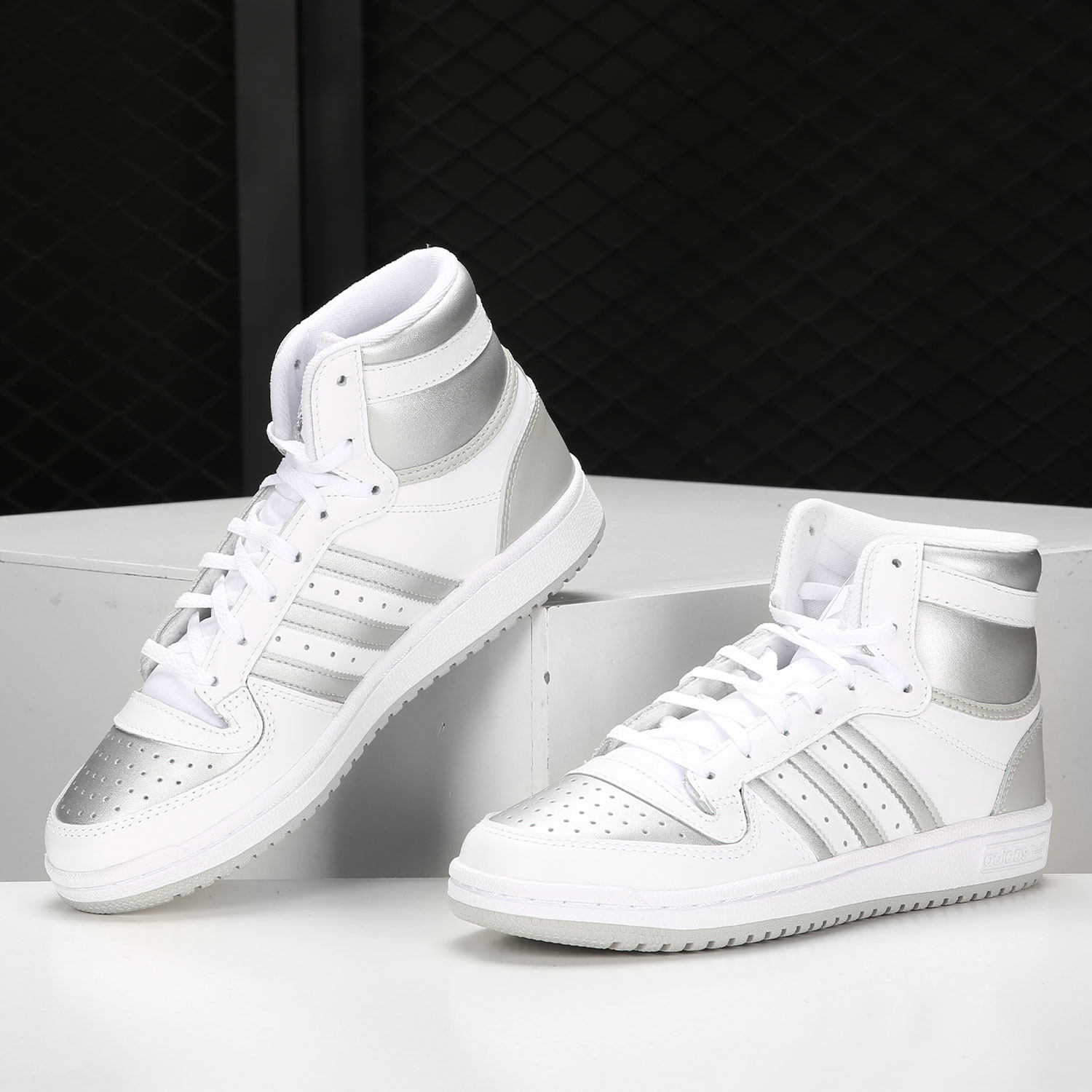 Adidas/阿迪达斯正品三叶草高帮女子新款经典休闲运动鞋 FX8524,淘宝优惠券,粉丝福利购,淘宝优惠卷