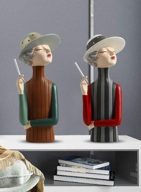 北欧现代轻奢女孩摆件客厅玄关电视柜艺术酒柜装饰品乔迁新居礼品