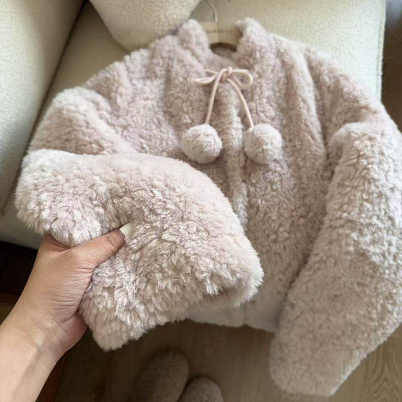 小文姐 W2370-手工毛球夹棉棉服超温柔韩系宽松休闲上衣女短外套,淘宝优惠券,粉丝福利购,淘宝优惠卷