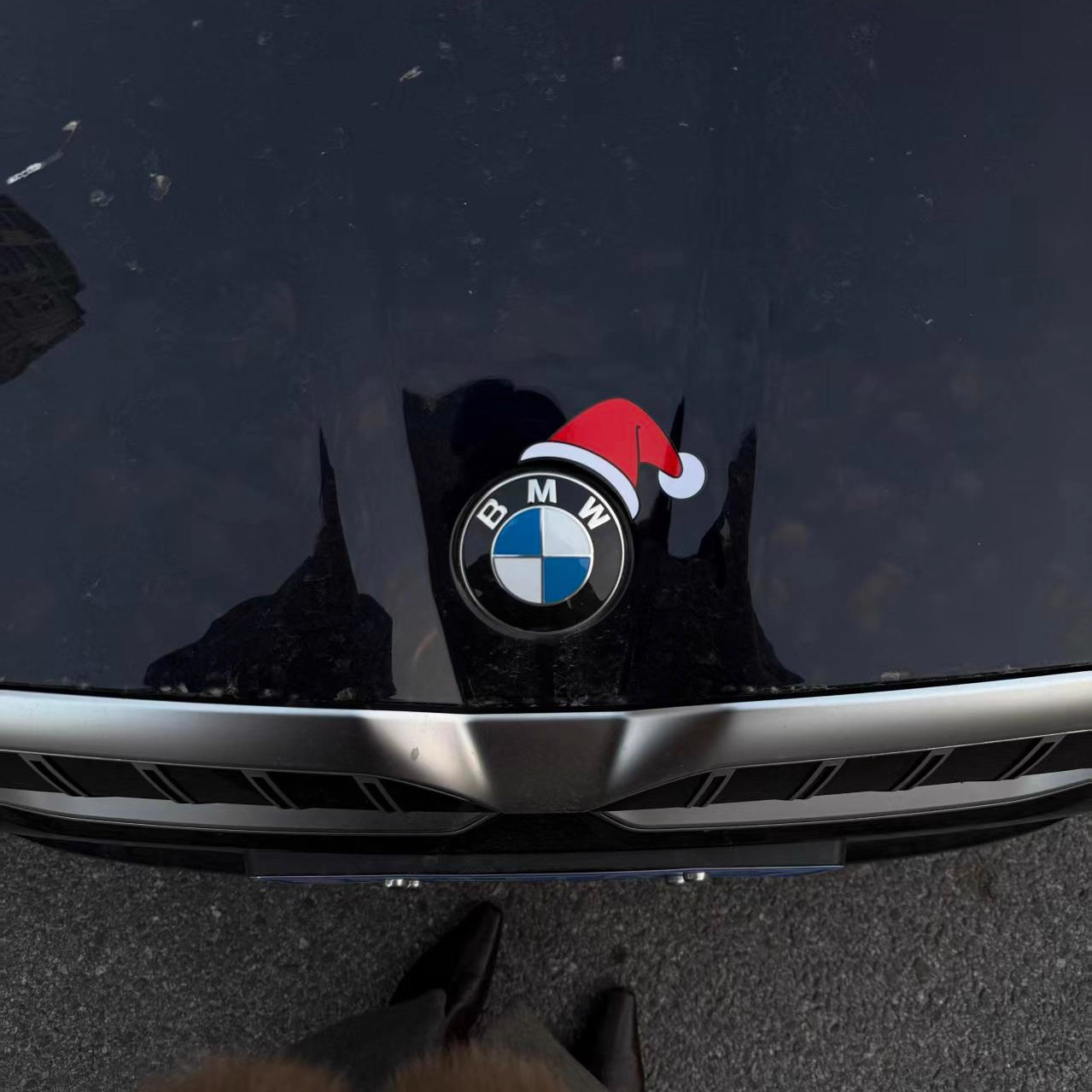 宝马圣诞帽磁吸车贴创意汽车车标车尾装饰贴特斯拉圣诞节氛围贴纸,淘宝优惠券,粉丝福利购,淘宝优惠卷