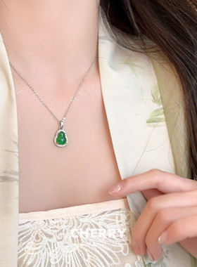 天然石碧绿小葫芦吊坠项链女轻奢高级感精致锁骨链新中式旗袍颈链