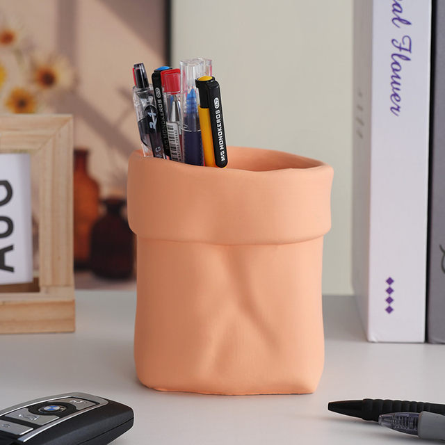 Creative pen holder ornaments for girls birthday gifts work station desktop storage student stationery supplies for boys office