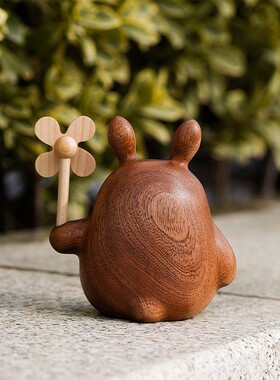 龙猫原木摆件实木质旋转小风车汽车香薰车载饰品桌面公仔可爱礼物