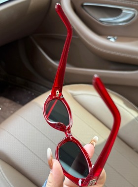 韩系红色边框猫眼墨镜女2025新款潮酷高级感防紫外线复古太阳眼镜