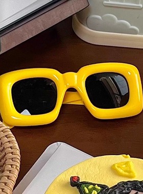 酷酷的靓仔充气感墨镜~