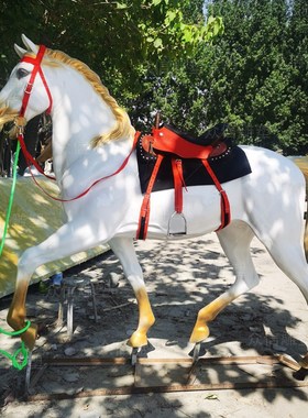 玻璃钢仿真马雕塑l户外园林大型动物马模型公园绿地景观装饰摆件